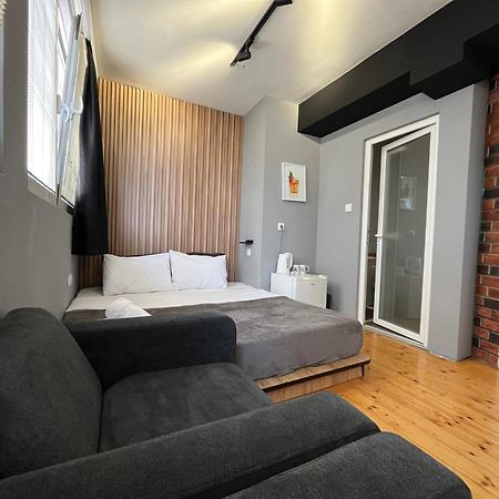 Mickitos Urban Hostel Skopje Esterno foto